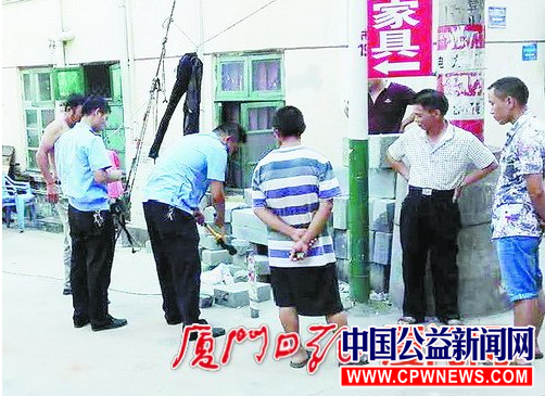 集美文明创建暗访团 专与不文明现象“叫板”