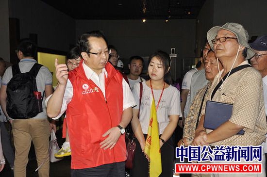 6月9日端午节，山西省副省长王一新前往山西博物院，亲任导游志愿者。