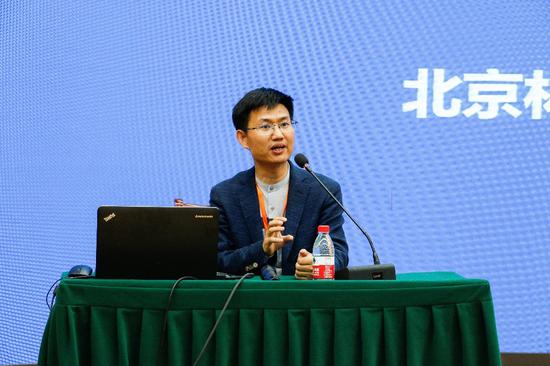 北京林业大学副教授李明分享了叙事理念在青少年心理援助中的应用