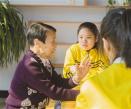 八旬退休教师的“幸福账单”